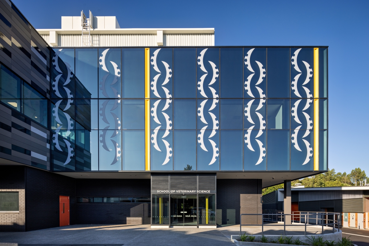 Nga Huia 012 Radiant a